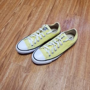 Converse all star low top pastel yellow sneakers size 8
